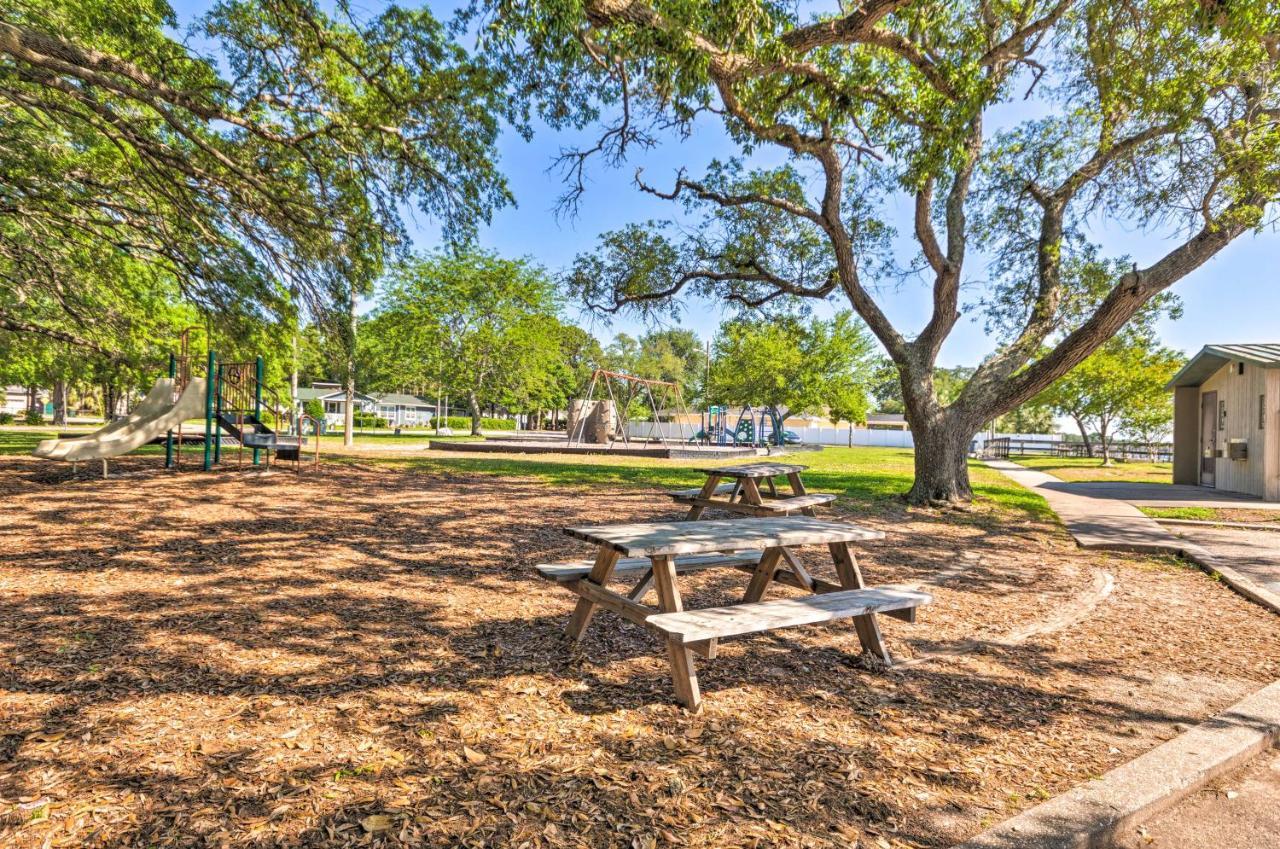 Fort Walton Coastal Retreat With Yard Walk To Beach Fort Walton Beach Exterior foto
